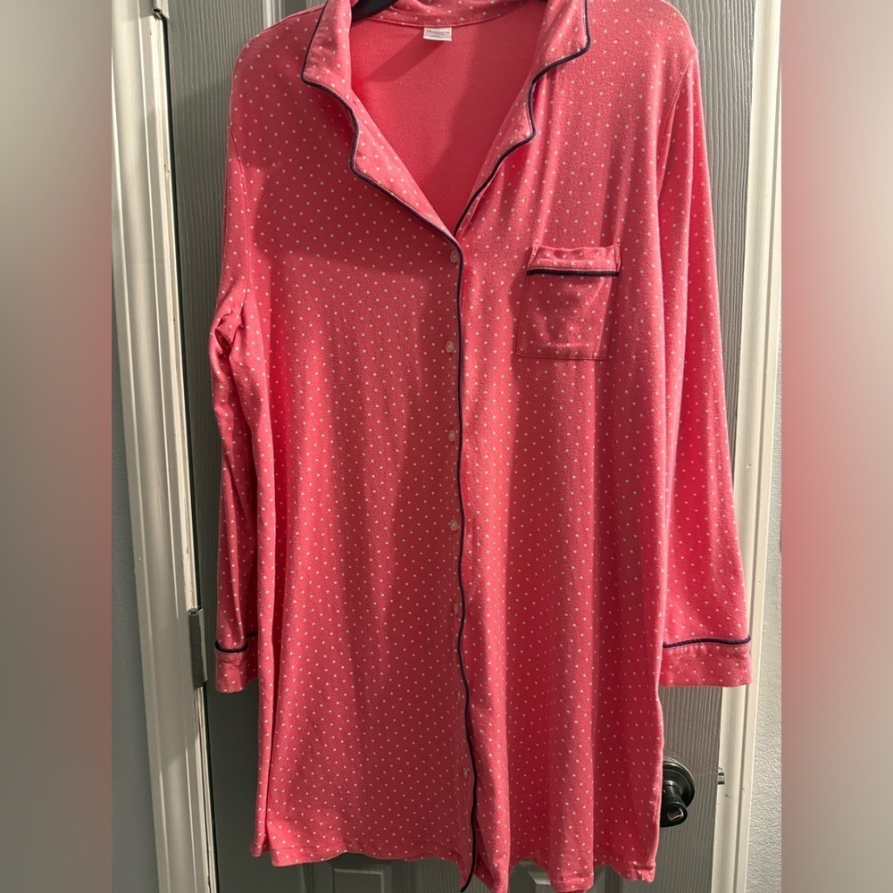 Liz Claiborne sleepwear shirt in pink with white dots & blue trim NWOT Size XL